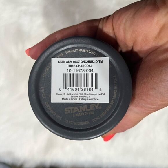 NWT Stanley The Quencher H2.0 FlowState Adventure Travel Tumbler CharcoaL 40 oz. - Picture 5 of 7